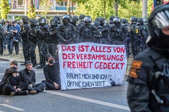 SPD-Innenexperte Albrecht Pallas über den "Tag X": Keine Deeskalation durch Stärke - Nach dem Urteil gegen die Linksextremistin Lina E. kam es am 3. Juni in Leipzig zu Protestaktionen. Dabei kesselte die Polizei bis zu 1000 Demonstranten ein.