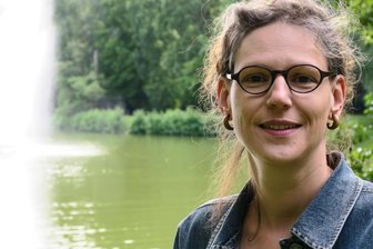 SPD-Kandidatin Gundula Schubert: Die neue Generation der SPD - Gundula Schubert (SPD) am Zwickauer Schwanenteich.