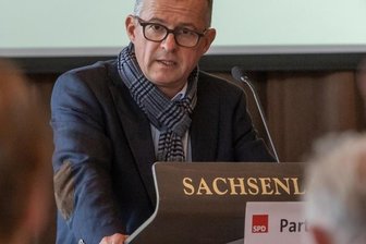 SPD-Kreischef nimmt seinen Hut - Andreas Weigel, hier bei einem früheren Kreisparteitag in der Glauchauer Sachsenlandhalle, war seit 1998 Kreischef der SPD.