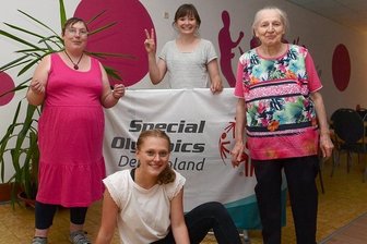 Special Olympics: Auerbacher tanzen in Graz für Deutschland - Als Gruppe gehen Loreen Hürfen und Olga Ohl (links und rechts) mit den (nicht behinderten) Partnerinnen Lillian Tröger und Madeline Mothes (vorn) an den Start.
