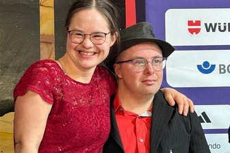 Special Olympics: Patricia und Daniel aus Auerbach ertanzen sich Gold - Patricia Schramm (23) und Daniel Pausch (38) sind überglücklich über Gold bei Special Olympics in Oberhof.