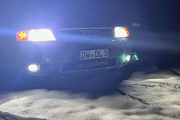 Speedhill: Autos heizen am Sonnabend den Skihang hinauf - Einen genehmigten Probelauf bei Nacht auf dem Skihang Geyersdorf gab es schon. Für Sonnabend haben sich 60 Audi-Besitzer angemeldet.
