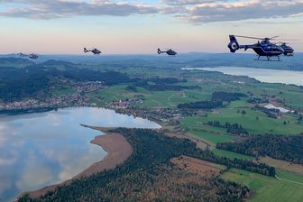 Spektakel am Himmel über Sachsen: Darum steigen diese Woche bis zu 13 Polizeihubschrauber gleichzeitig auf - So viele Polizeihubschrauber sind selten zugleich am Himmel über Deutschland zu sehen.