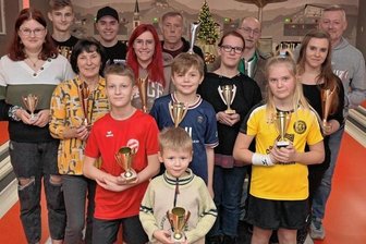 Spektakel für Groß und Klein - Das sind die Gewinner: Die Kegler des VfB Lengenfeld haben ihre 19. Offene Stadtmeisterschaft ausgerichtet und die Sieger in den verschiedenen Altersklassen getrennt nach aktiv und nicht aktiv gekürt.