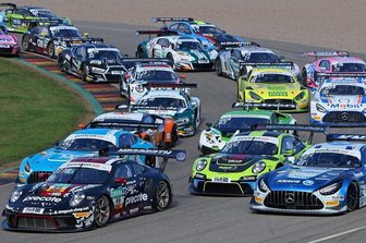 Spektakuläre Rennen auf dem Sachsenring - Das Rennen der GT-Masters auf dem Sachsenring verspricht packende Rundenjagden.