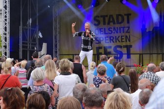 Sperkenfest in Oelsnitz: Top oder Flop? - Schlagerstar Olaf Berger sang am Sonntag zum Abschluss des Sperkenfestes in Oelsnitz.