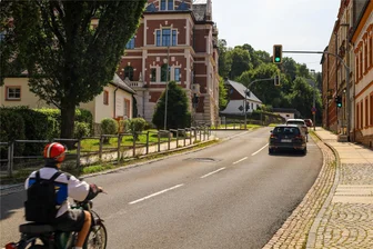 Sperrung: Bundesstraße 169 wird in Schneeberg für acht Monate zur Baustelle - An der Kreuzung wird eine separate Linksabbiegespur in die Marienstraße geschaffen. Dies soll für mehr Verkehrssicherheit sorgen.