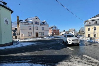 Sperrung der B 169 in Stützengrün tritt nach Ostern in Kraft - Die Fünfwege-Kreuzung an der Auerbacher Straße (B 169) in Stützengrün. Spätestens ab Juli kommt vier Monate kein Auto durch. 