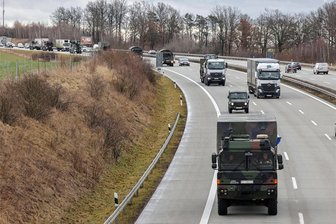 Sperrungen auf der A 4 und A 72: Was das für Autofahrer bedeutet - Die A 4 wird in den kommenden Nächten umfangreich gereinigt. Auf Autofahrer kommen Teilsperrungen zu.