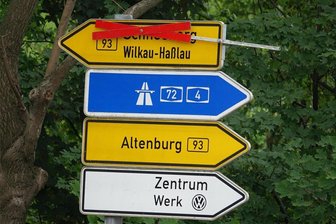 Sperrungen und Umleitung: In Wilkau-Haßlau wird gleich an zwei Stellen der Bundesstraße 93 gebaut - Der Verkehr auf der Bundesstraße 93 in Wilkau-Haßlau wird in alle Richtungen zumindest eingeschränkt.