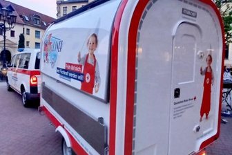 Spezialanhänger des DRK besteht seine Feuertaufe - Der DRK-Imbissanhänger hat seine ersten Einsätze hinter sich. 