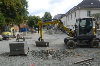 Spiel und Sport: Falkenstein baut Freizeitstätten um – so steht es um die Projekte - Die Arbeiten am Begegnungszentrum „Vitamin B“ gehen voran. Im November soll es fertig sein.