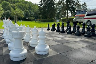 Spiel, Zeitreise und Kinofest: Was in dieser Woche in Mittelsachsen los ist - Ein neues Großfeldschachspiel, hier ein Symbolbild, wird auf dem Gelände des Aussichtsturmes in Böhrigen eingeweiht.