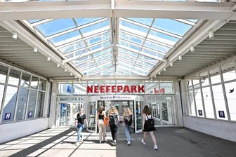 Spiele-Max in Chemnitz vor dem Aus: Filiale im Neefepark mit Schließungsverkauf - Seit knapp 30 Jahren gibt es die Spiele-Max-Filiale im Neefepark am Stadtrand. Doch nun teilt das Unternehmen mit, dass es dort einen Schlussverkauf gibt.