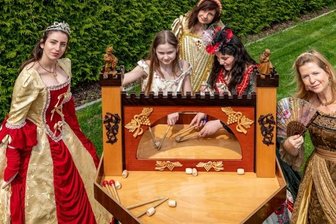 Spiele-Wochenende in der Orangerie - Das Pillnitzer Weinfässchenspiel feiert seine Premiere am Wochenende.