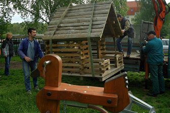 Spielplatz Arndtstraße in Zwickau: Ein Paar hetzt Hund auf streitende Kinder - Der Spielplatz an der Arndtstraße - vor Jahren von Anwohnern hübsch hergerichtet (Foto) - war jetzt Tatort.