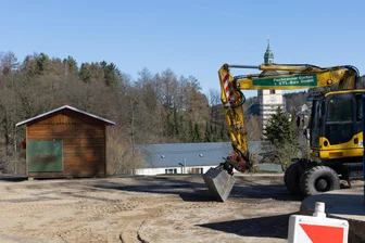 Spielplatz, Bad, Straßen: Was Thalheim in diesem Jahr bauen will - An der Kita „Sonnenschein“ in Thalheim entsteht ein neuer öffentlicher Spielplatz.