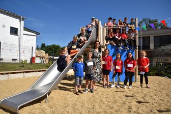 Spielplatz im Vogtland eingeweiht: Nun gibt es Zusatzkosten - Am 20. Juni wurde der neue Spielplatz in Tirpersdorf eingeweiht.