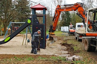 Spielplatz soll bis Monatsende fertig sein - 