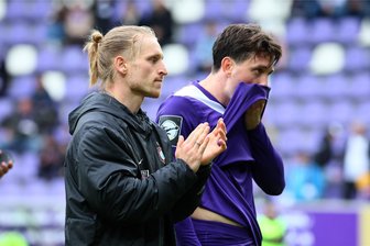 Spielstimmen zur ersten Saisonniederlage des FC Erzgebirge Aue: „Das war hundertprozentig Elfmeter“ - Marvin Stefaniak (links) und Marcel Bär.