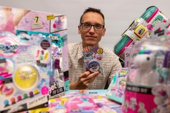 Spielwaren-Messe in Nürnberg abgesagt: Wie Hersteller aus Mittelsachsen reagieren - Alexander Putzschke von Canal Toys aus Lunzenau wollte die Messe zum Ausbau von Firmenkontakten nutzen. Dazu brauche man Präsenz.