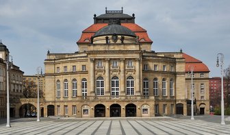 Spielzeiteröffnung vor dem Opernhaus -