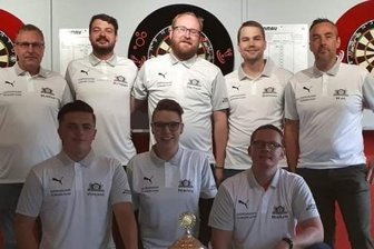 Spitze Pfeile fliegen zielgenau durch die Luft - Erst seit zwei Jahren gibt es den DC Erzgebirge. Doch die erste Mannschaft namens "De Steiger" mischen schon in der Regionalliga mit.