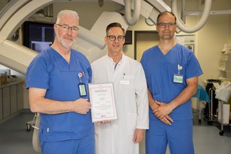 Spitzenmedizin im Erzgebirge: Auer Kardiologie erhält Top-Zertifikat - Thomas Ketteler (v. l.) mit Markus Schwefer und Martin Mordel.