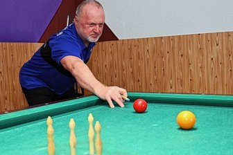Spitzenreiter baut auf starke Bank - Führt die Rangliste der Kreisliga klar an: Aues Ralf Martin.