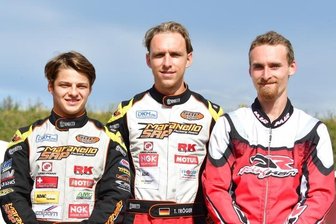 Spitzenreiter erlebt Enttäuschung - Niels Tröger, Tim Tröger und Toni Tschentscher (von links) fiel das Lächeln am Wochenende nicht immer leicht.