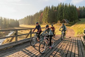 Sport auf ganz neuen Wegen - Auf der Blockline können Mountainbiker das Osterzgebirge entdecken. Die Landschaft ist atemberaubend. Gleichzeitig laden sogenannte Inn`s zum Einkehren und Übernachten ein.