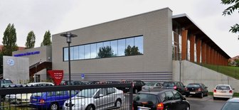 Sportbad: Erste Hürde genommen - Ein Modell für Zwickau: das Leipziger Sportbad an der Elster. 