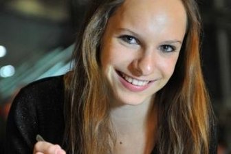 Sportlerwahl Sachsen: Nachwuchs-Asse der Region im Fokus - Kunstturnerin Sophie Scheder lässt sich das Dessert schmecken.