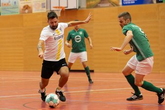 Sportlich ins neue Jahr: Die Höhepunkte in Mittelsachsen im Überblick - Die Fußballer des BSC Freiberg und des SV Lichtenberg werden sich in den kommenden Tagen öfter in den mittelsächsischen Hallen sehen.