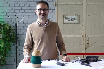 Sprechende Puppe für Senioren: Wie ein Zwickauer Start-Up mit einem KI-Chatbot Einsamkeit bekämpfen will - Das Zwickauer Start-up „Bona Mondo“ um Christian Atz entwickelt einen Chatbot für Senioren.