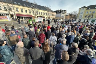 Sprengkörper auf Demo in Auerbach gezündet: Muss Verdächtiger vor Gericht? - Auf einer Demonstration in Auerbach war im März ein Sprengkörper gezündet worden.