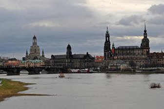 Sprengsatz-Attrappe an Dresdner Marienbrücke sichergestellt -