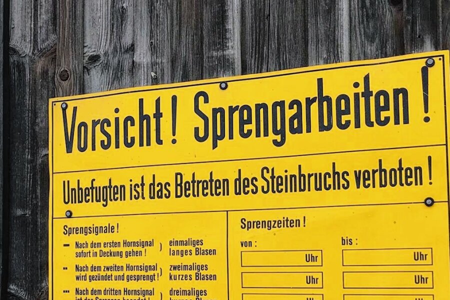 Sprengungen: Anwohner in Görsdorf fürchten um ihre Häuser - Solche Tafeln kann man an mehreren Stellen in Görsdorf finden. 