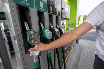 Spritpreise in Tschechien ziehen wieder an - Tanken in Asch in Böhmen: Benzin und Diesel werden in Tschechien am Freitag deutlich billiger.
