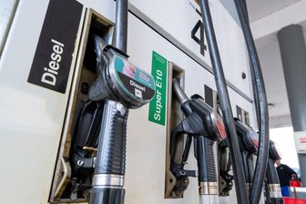 Spritpreise steigen wieder - Wird der Rabatt weitergegeben? - Tanken wird wieder teurer. (Archivbild)