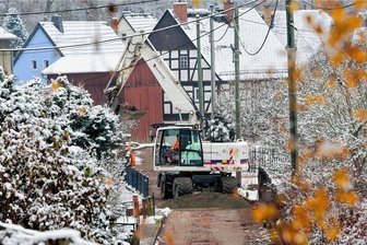 St. Egidien: Warum auf dem Lessingweg plötzlich die Fahrbahn weg war - Der Lessingweg in St. Egidien erhält eine neue Fahrbahndecke. Einige Anwohner wurden vom Beginn der kurzfristig angekündigten Bauarbeiten überrascht.