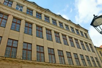 In den oberen Geschossen des seit Jahren verwaisten Gebäudes sollen Büros für rund 60 SIB-Mitarbeitern entstehen.