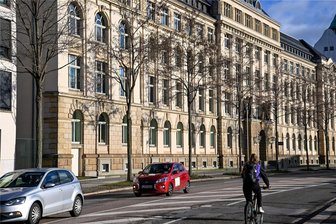 Staatsschutz ermittelt: Mann wegen Israel-Zeichen geschlagen - Die Chemnitzer Polizei sucht Zeugen zu einem Überfall.