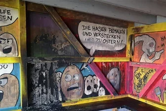 Staatsschutz ermittelt zu Brand am Jugendclub in Kirchberg - Am Jugendclub Kirchberg war in einer Schutzhütte Feuer gelegt worden. 