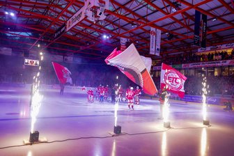 Stadionstreit in Crimmitschau: Eispiraten und Stadtverwaltung überraschen mit plötzlicher Zusammenarbeit - Die Chancen auf Profieishockey in Crimmitschau in der nächsten Saison scheinen wieder gestiegen zu sein.