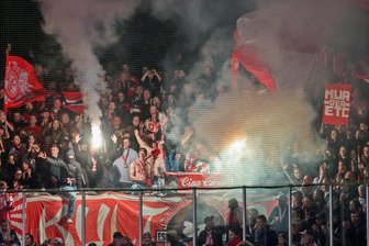 Stadionstreit in Crimmitschau: So reagieren Fans und Stammverein - Eispiraten laden Sponsoren ein - Eine von Fans initiierte Online-Petition soll fortgeführt werden.