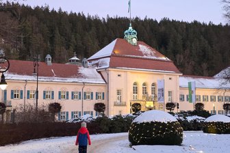 Stadt Bad Elster macht neue Schulden - Bad Elster - im Foto das Albertbad - nimmt einen Kredit über 500.000 Euro auf.