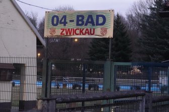 Der traurige Eindruck täuscht nicht. Das seit vergangenem Jahr geschlossene Bad ist ein Sanierungsfall. 