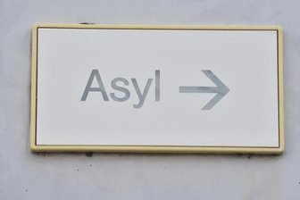 Stadt bricht Suche nach Asylheimen ab -