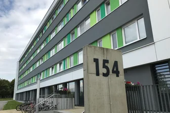 Stadt Chemnitz will Gebühren am Sportinternat erhöhen - Das Sportinternat an der Reichenhainer Straße wurde 2018 kernsaniert.